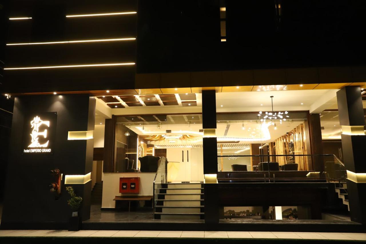 Hotel Emperio Grand Lucknow Exterior photo