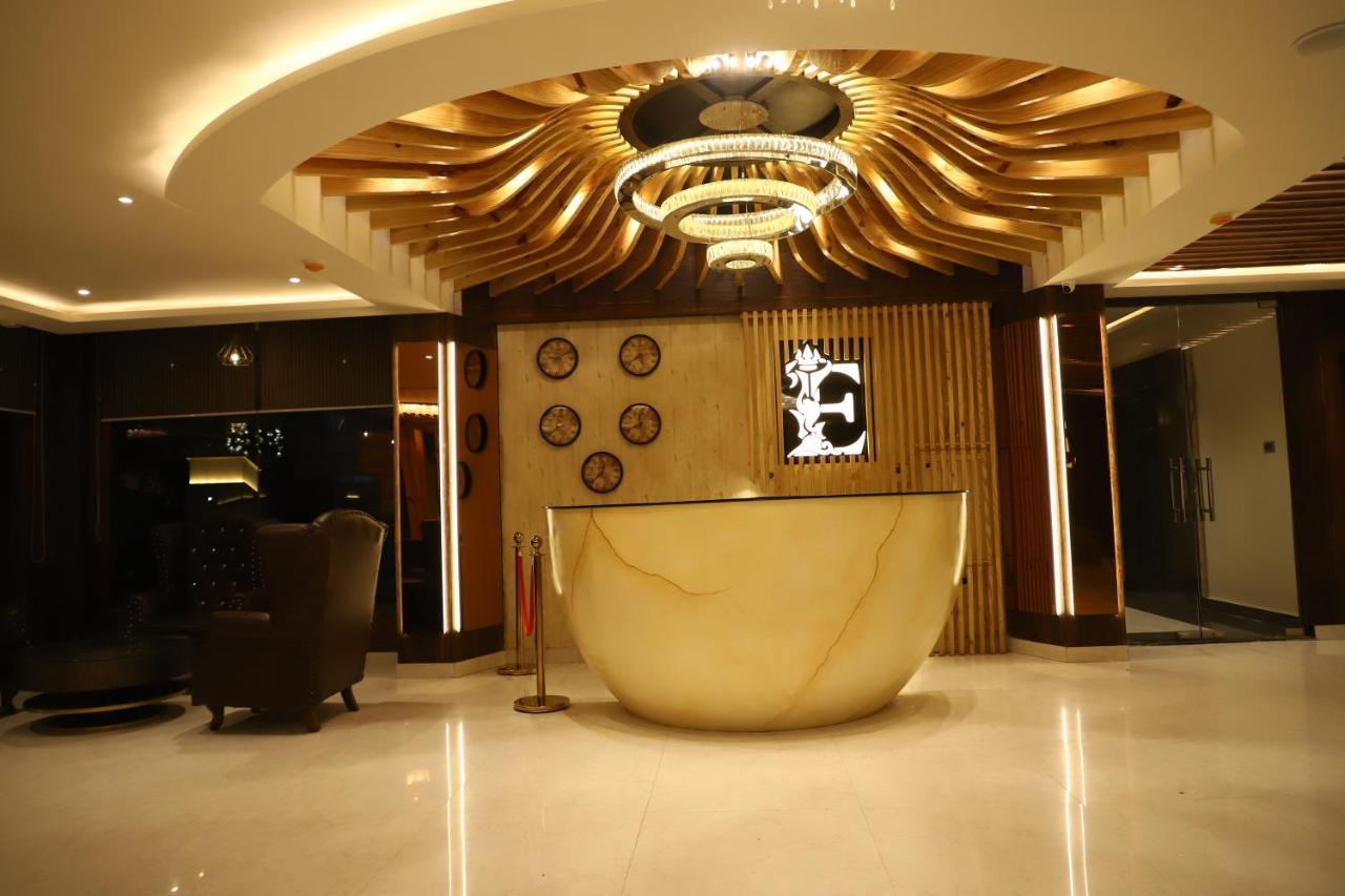Hotel Emperio Grand Lucknow Exterior photo